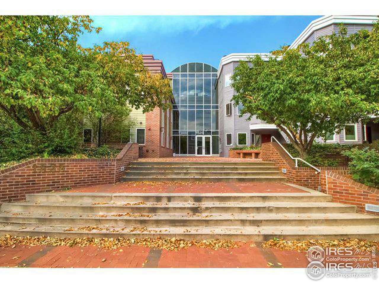 1525 Spruce St - Photo 1