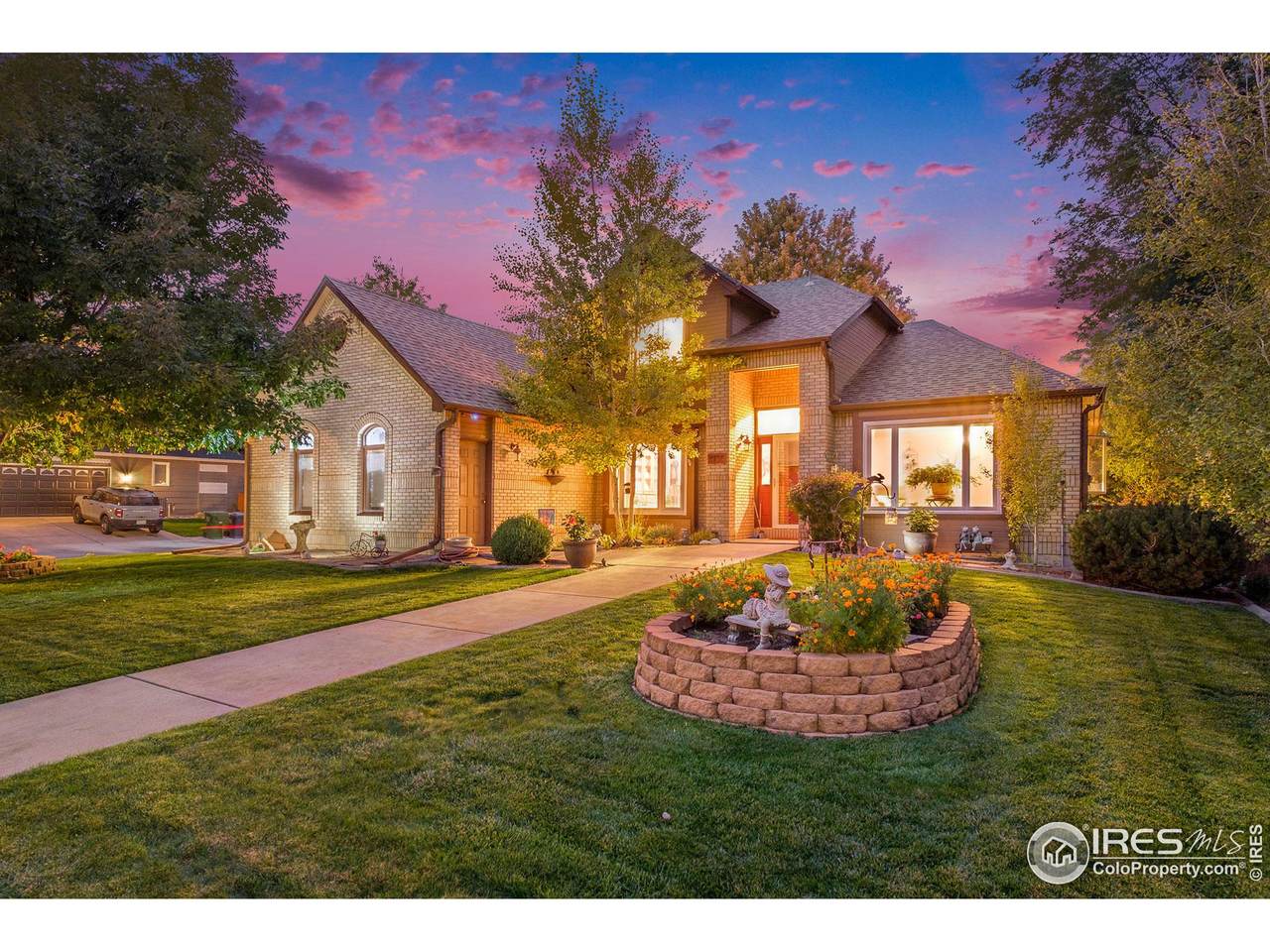 1715 Park Dr - Photo 1