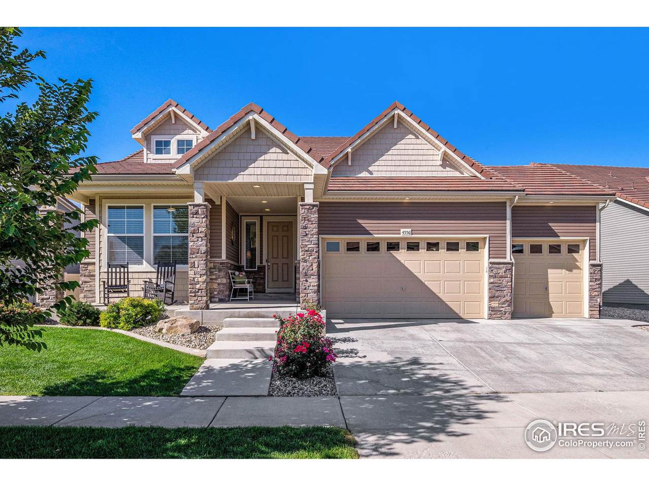 4556 Vinewood Way - Photo 1