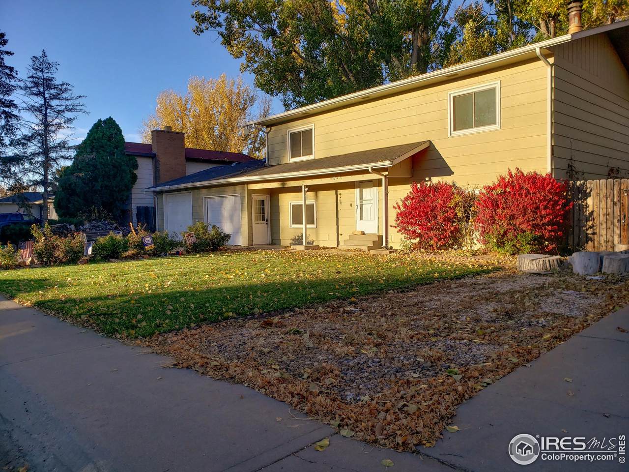 424 Stanford St - Photo 1
