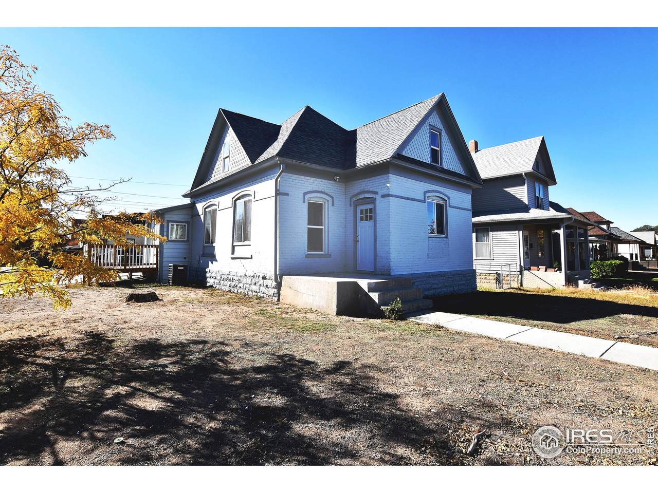 1002 5th St - Photo 1