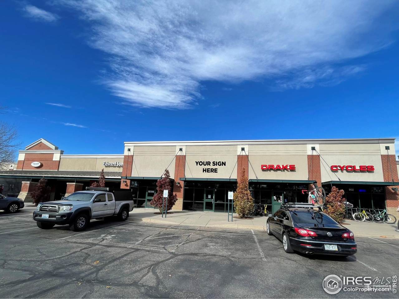 902 Drake Rd - Photo 1