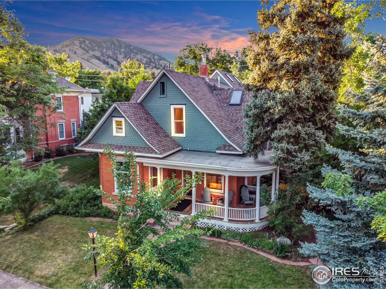421 Highland Ave - Photo 1