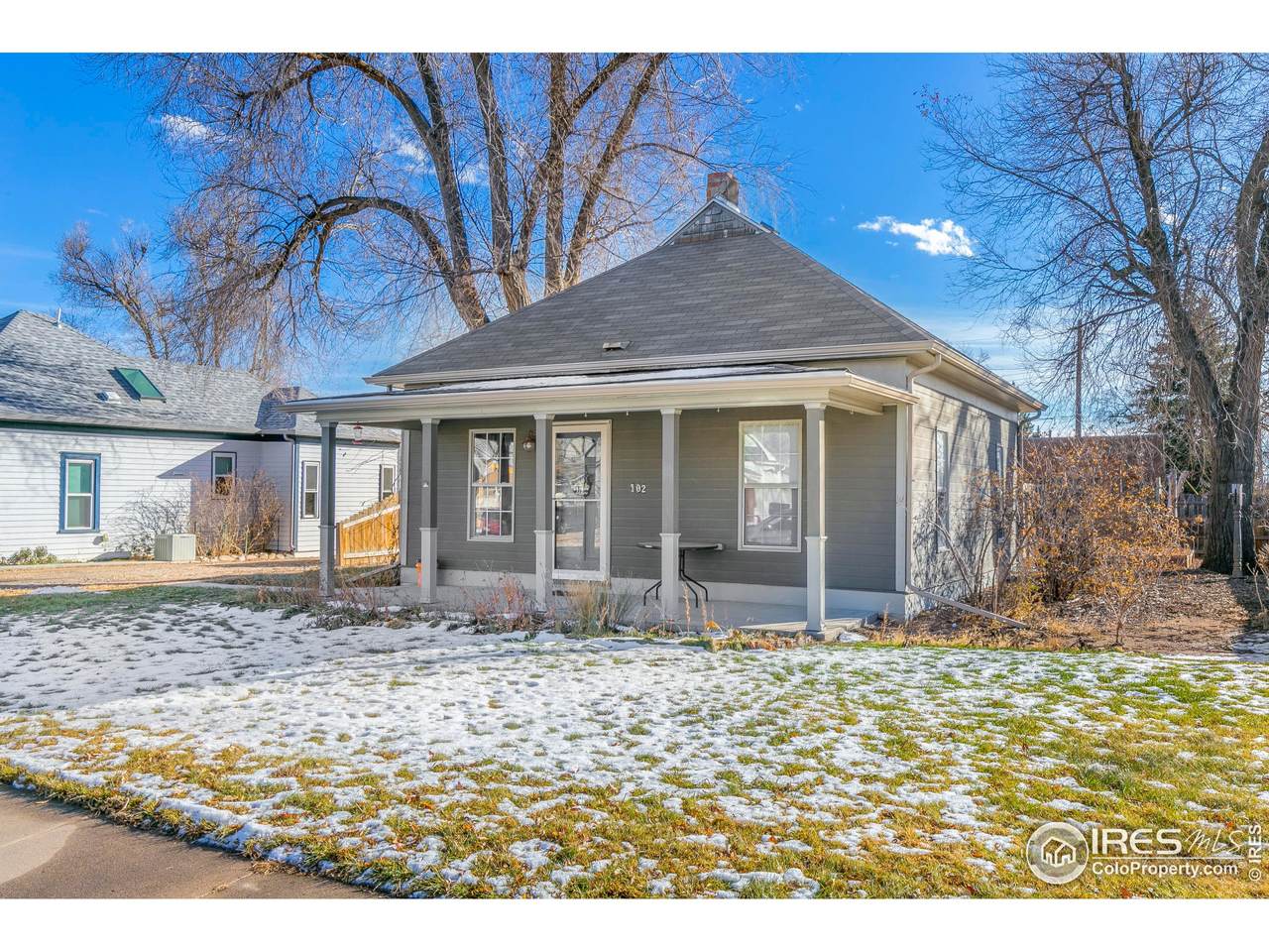 102 3rd St - Photo 1
