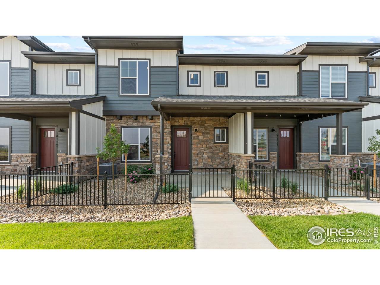 4194 Park Dr - Photo 1