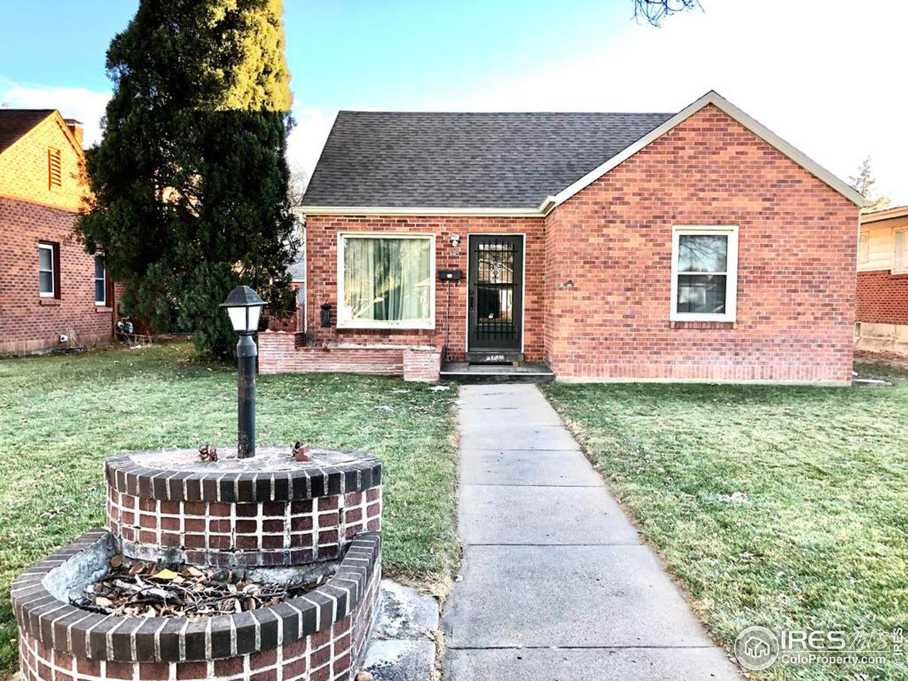 605 Columbine St - Photo 1