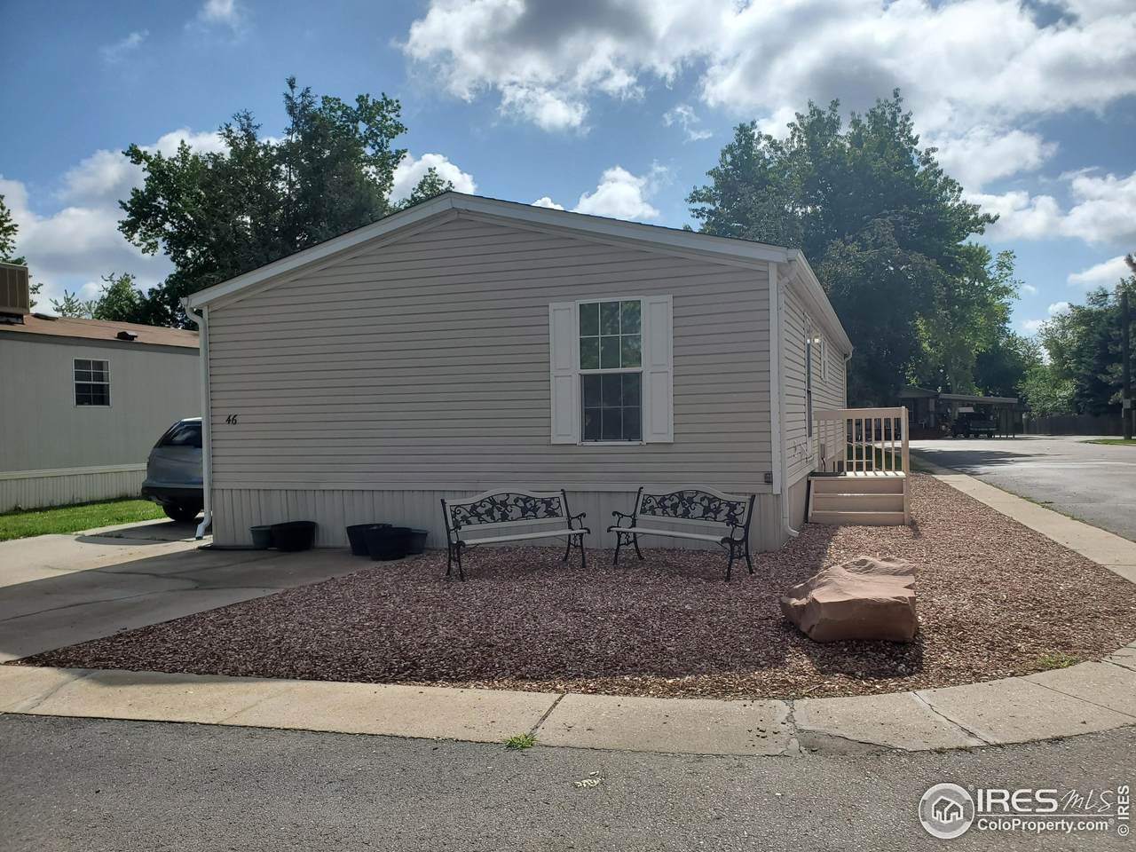 2211 Mulberry St - Photo 1