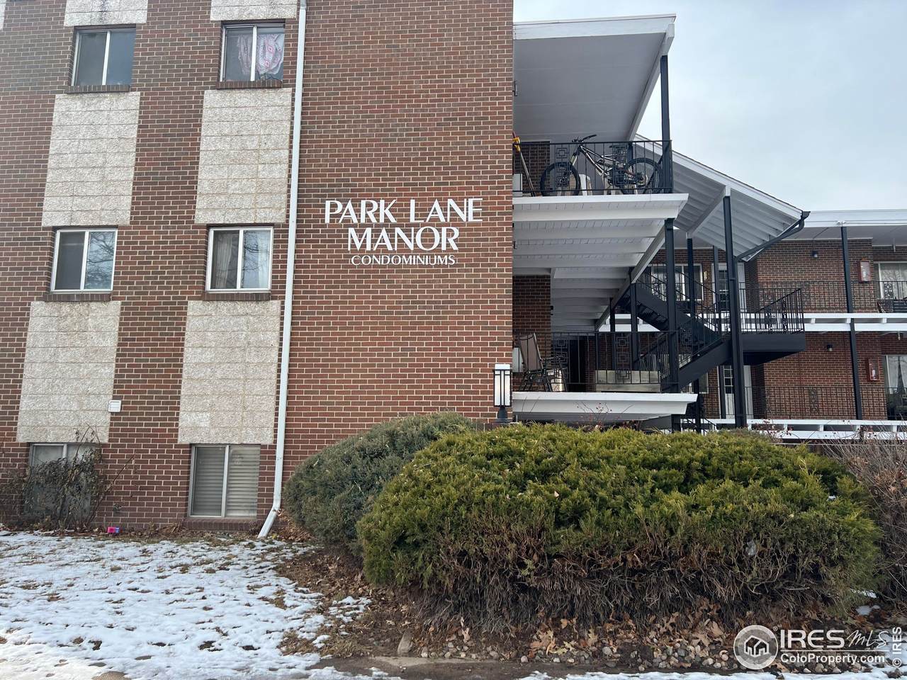 301 Peterson St - Photo 1