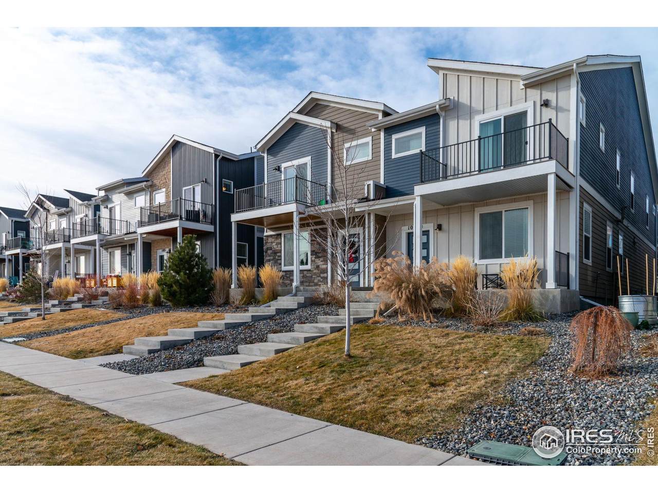 1099 Mountain Dr - Photo 1