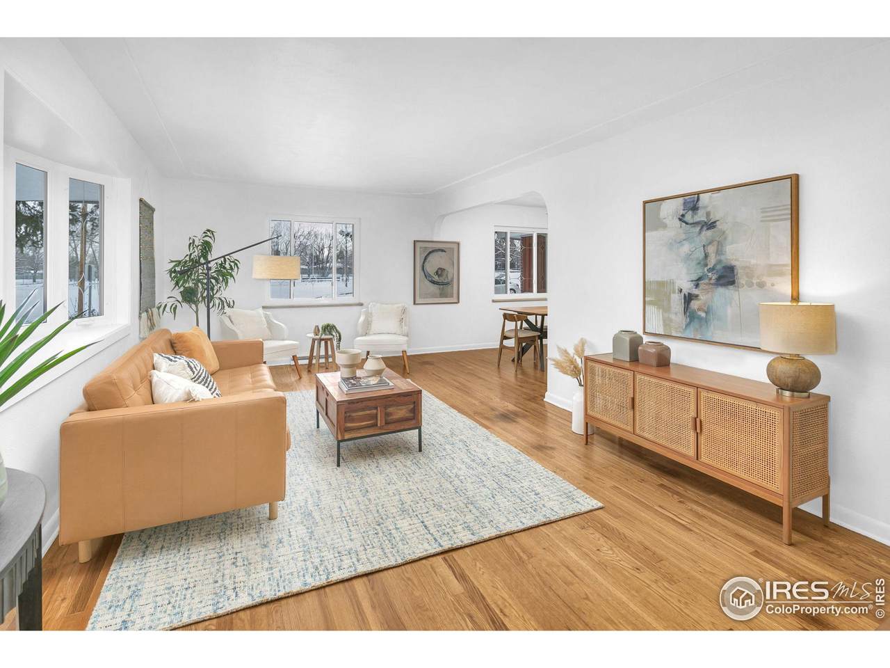 305 36th St - Photo 1