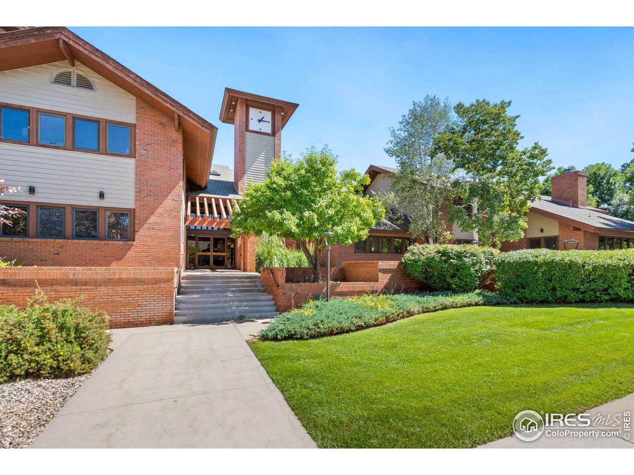 1136 Stuart St - Photo 1