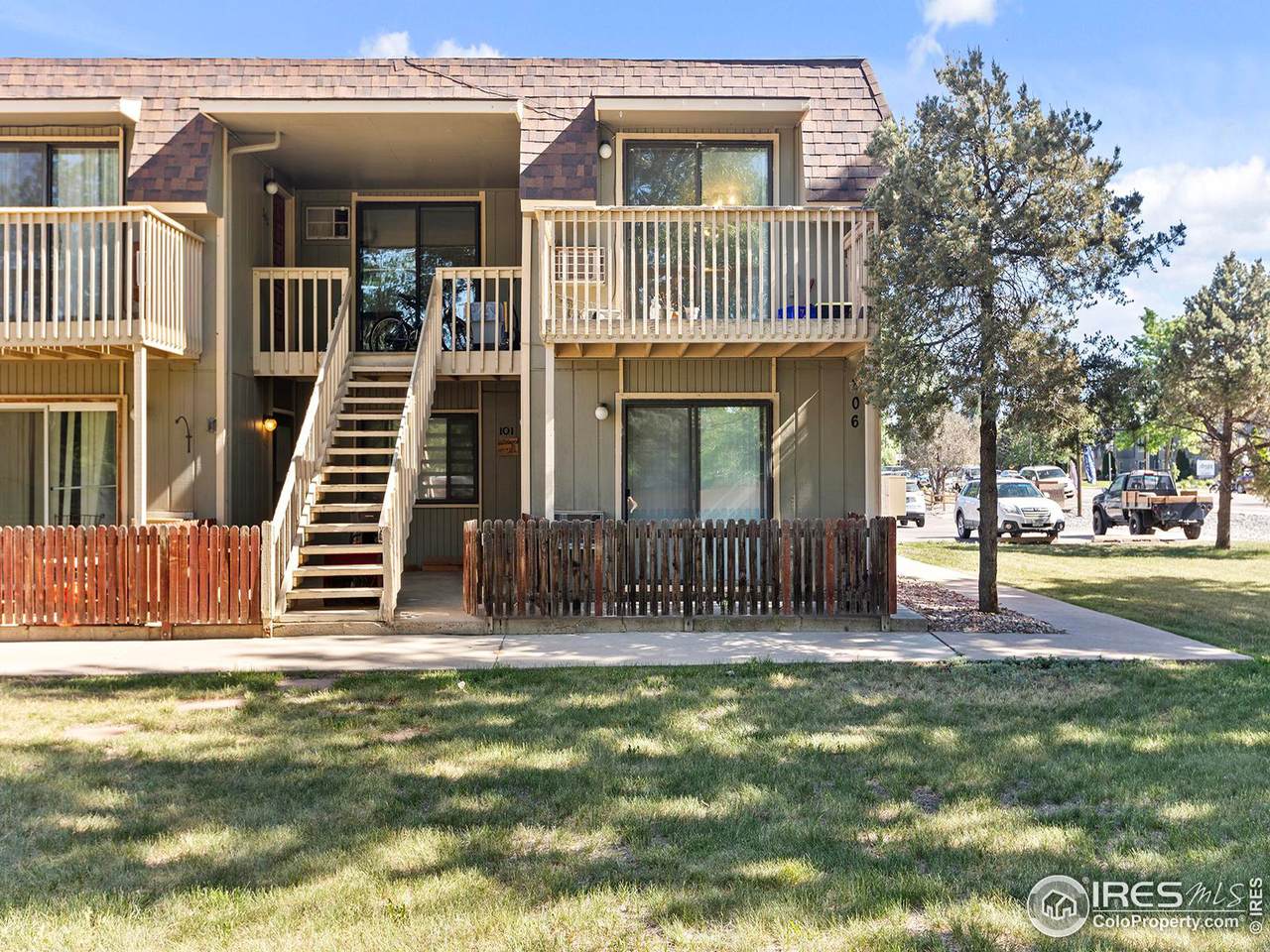 806 Stone Mountain Dr - Photo 1