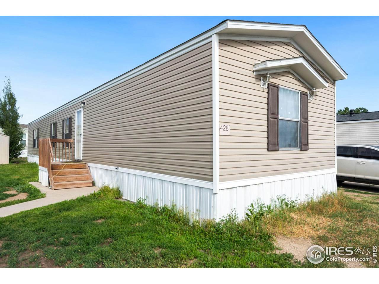 435 35th Ave - Photo 1