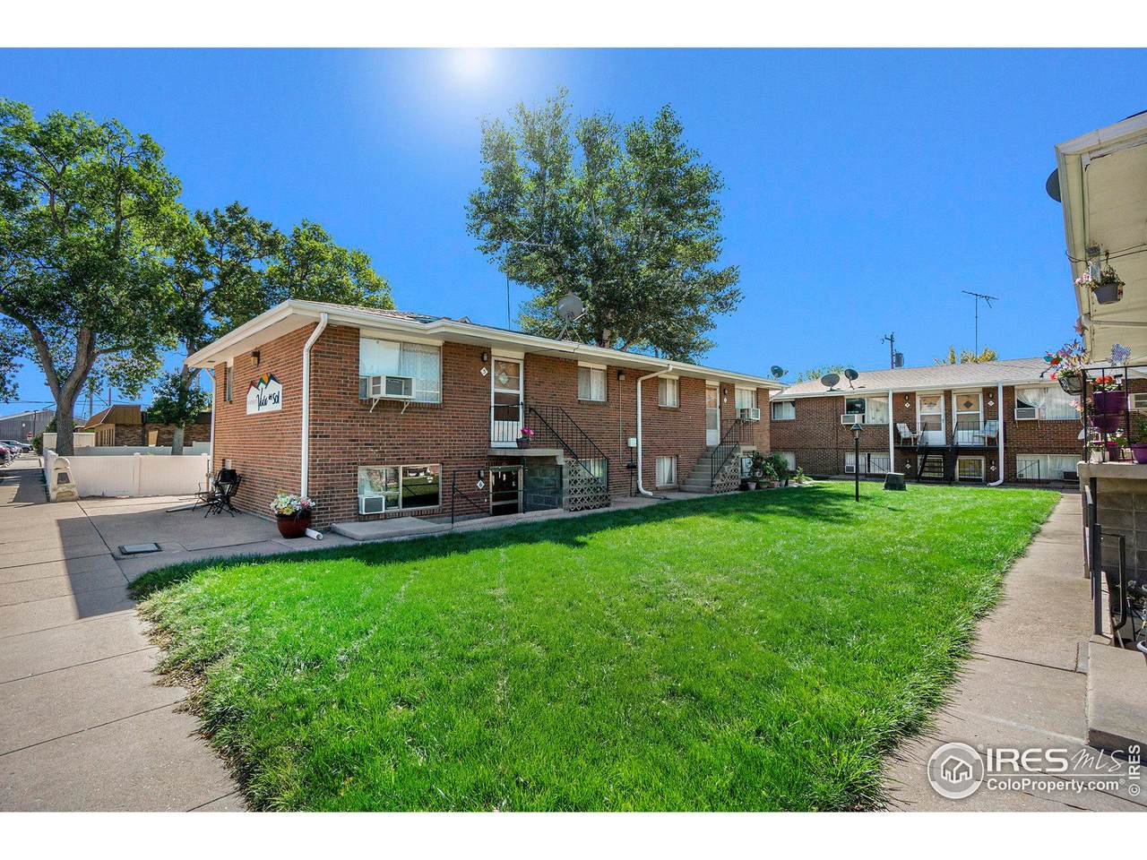 102 2nd St - Photo 1