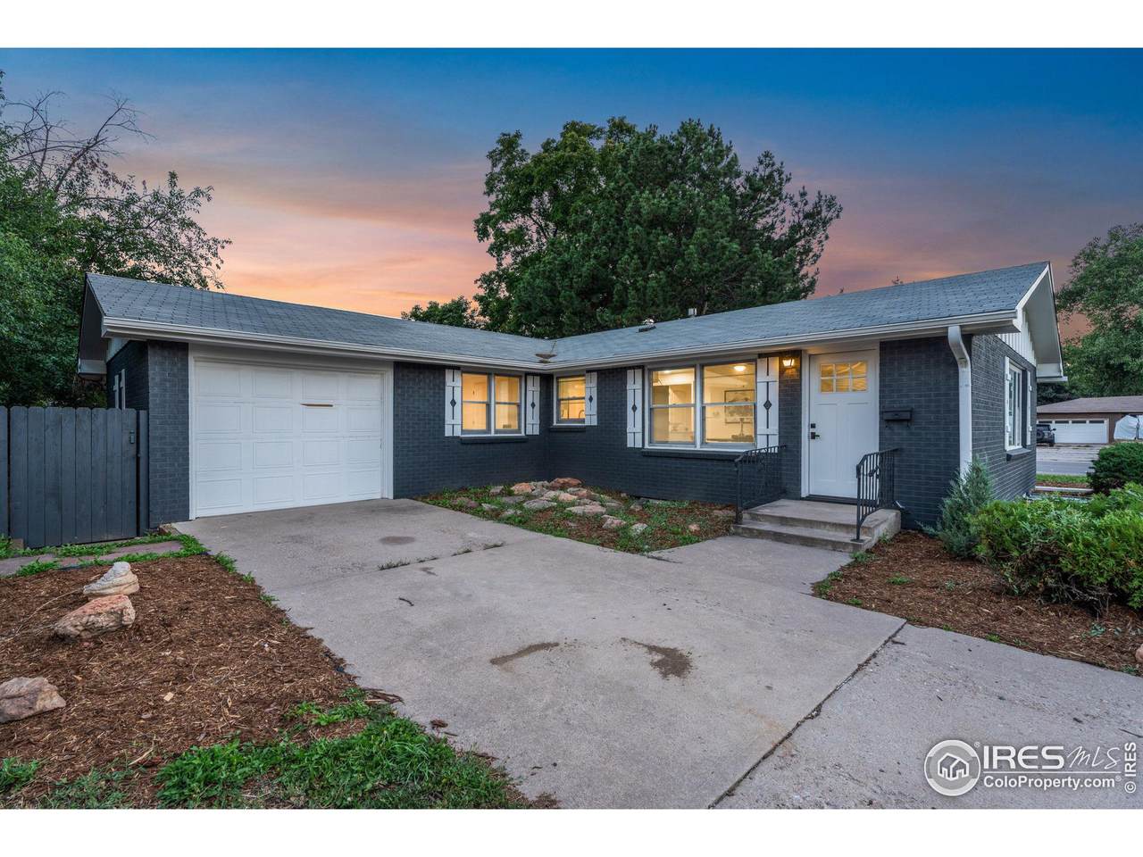 2017 Springfield Dr - Photo 1