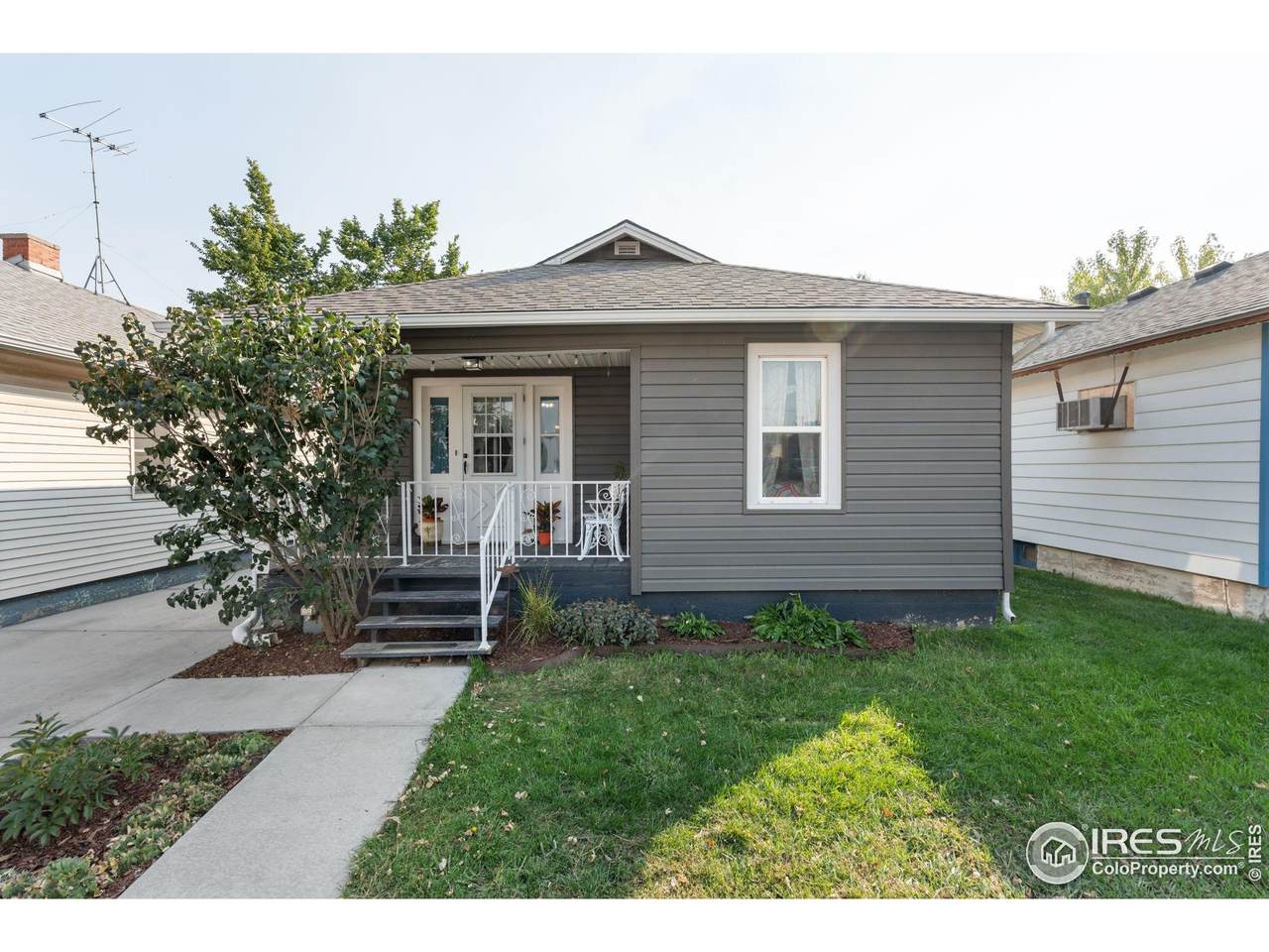 104 3rd St - Photo 1