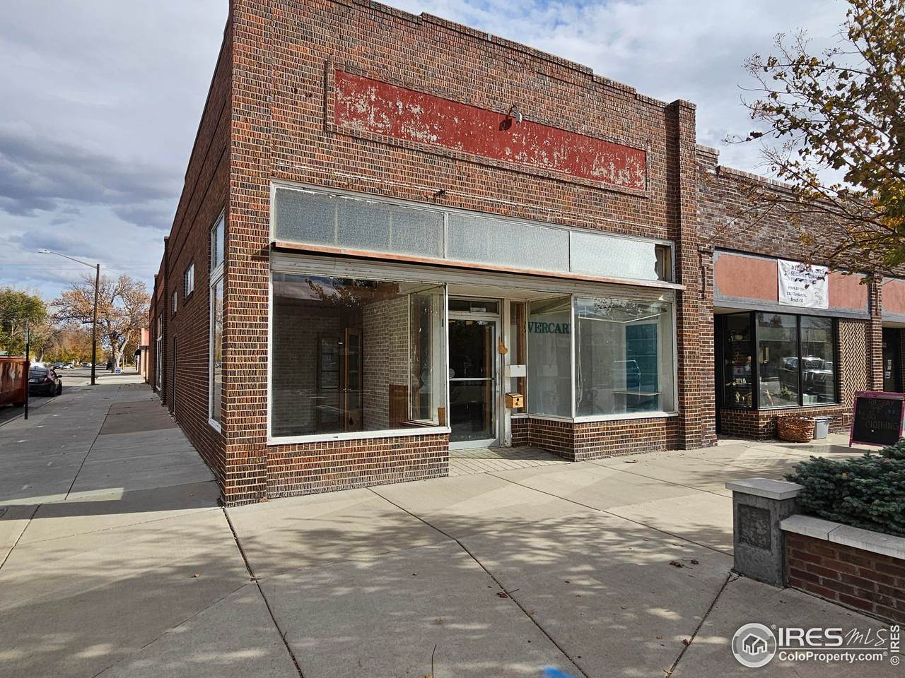 223 Clayton St - Photo 1