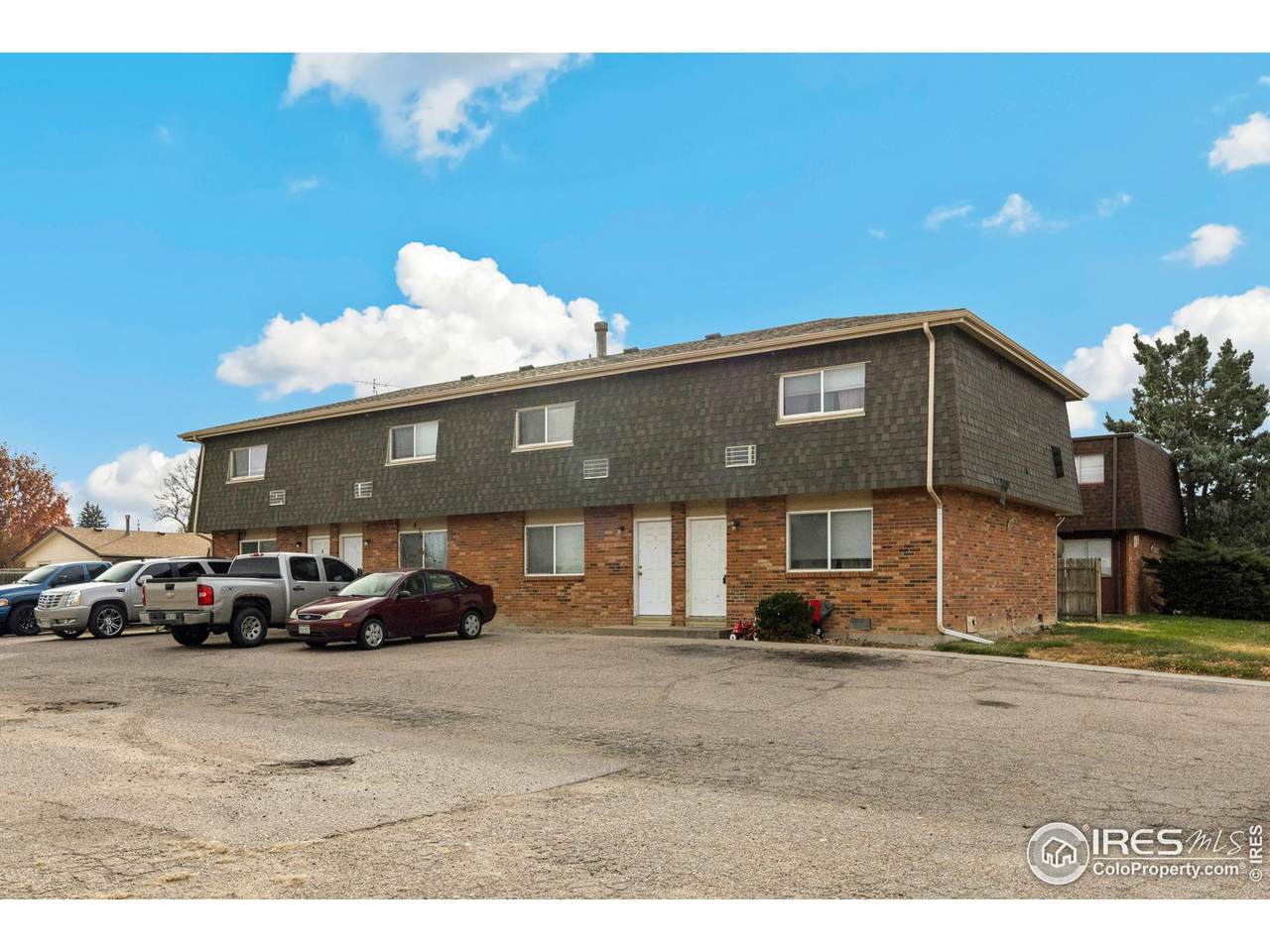 706 37th Ave - Photo 1