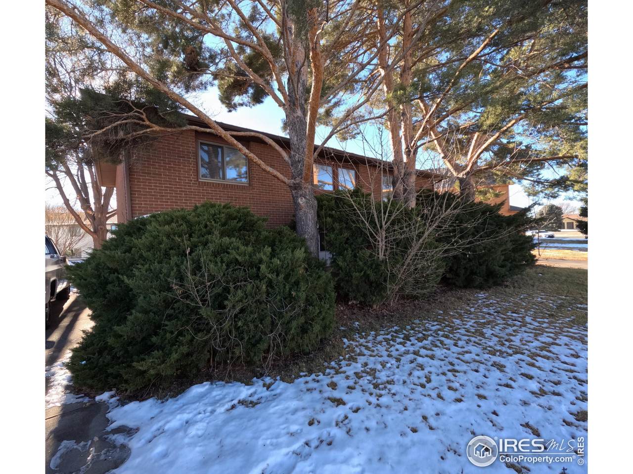 837 Denver St - Photo 1