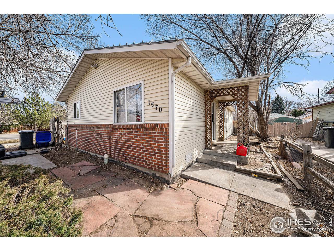 1570 6th St - Photo 1