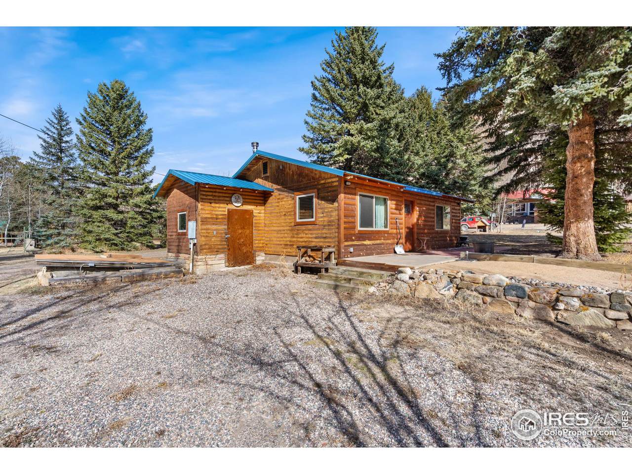 225 Meadow Ln - Photo 1