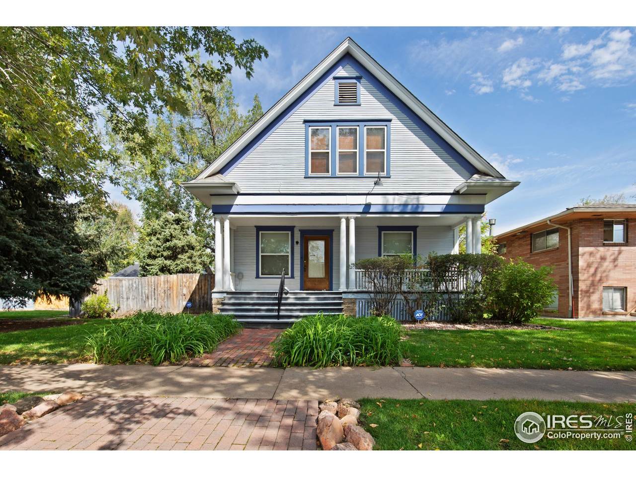 1305 8th St - Photo 1
