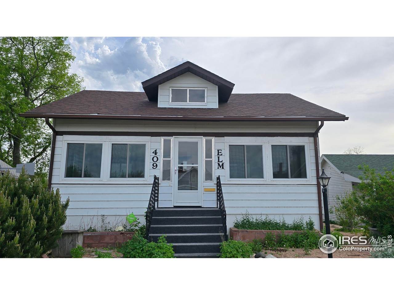409 Elm St - Photo 1