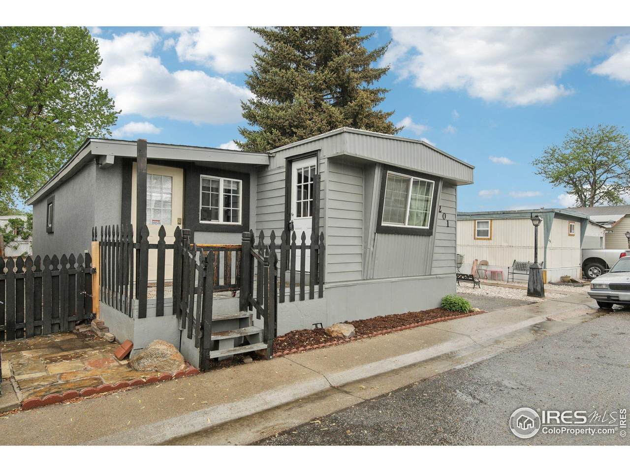 1400 Collyer St - Photo 1