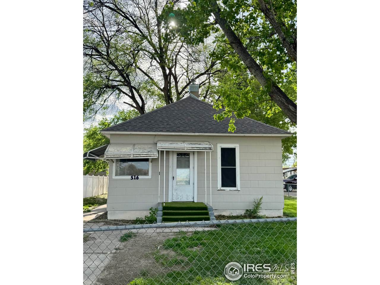 516 Elm Ave - Photo 1
