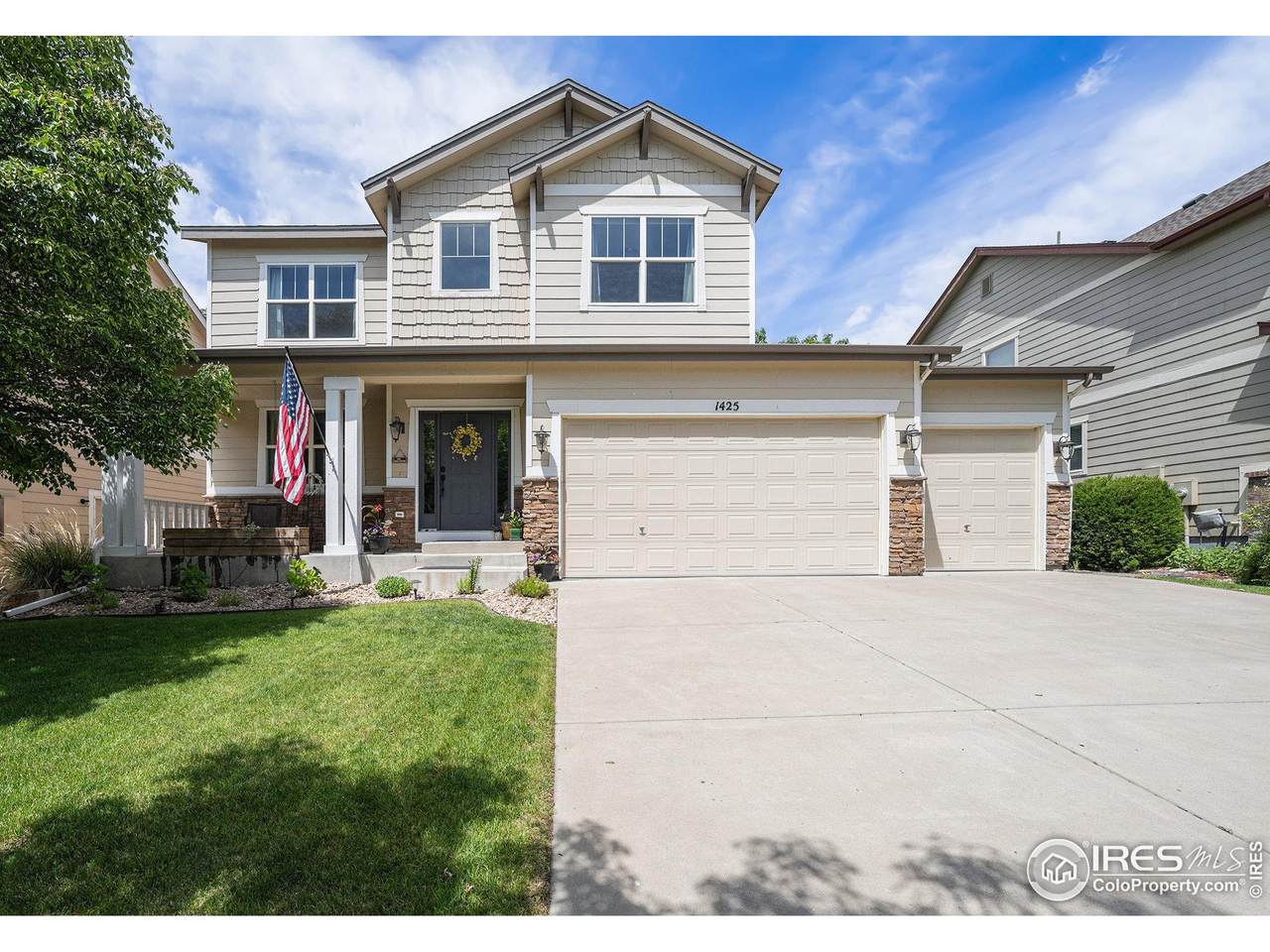 1425 102nd Ave - Photo 1