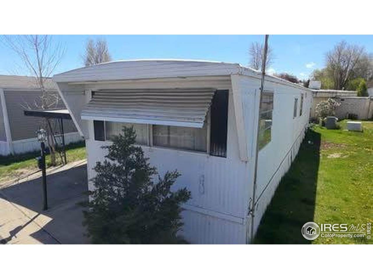 729 17th Ave - Photo 1
