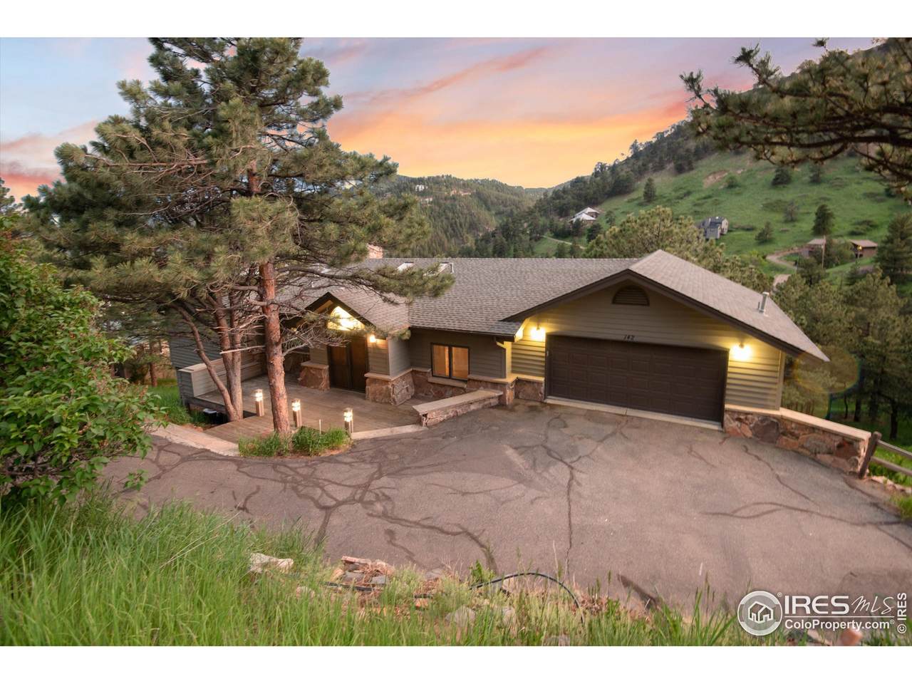 142 Meadowlook Way - Photo 1