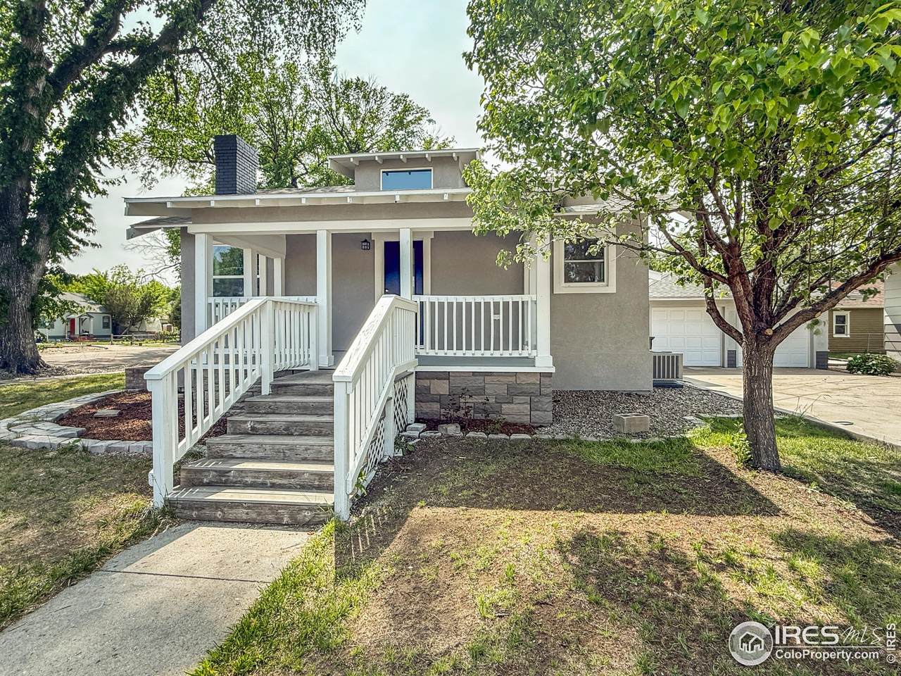 924 5th Ave - Photo 1