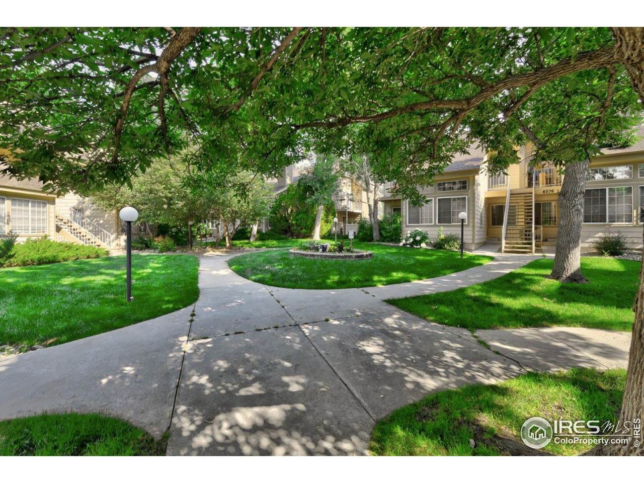 4887 White Rock Cir - Photo 1