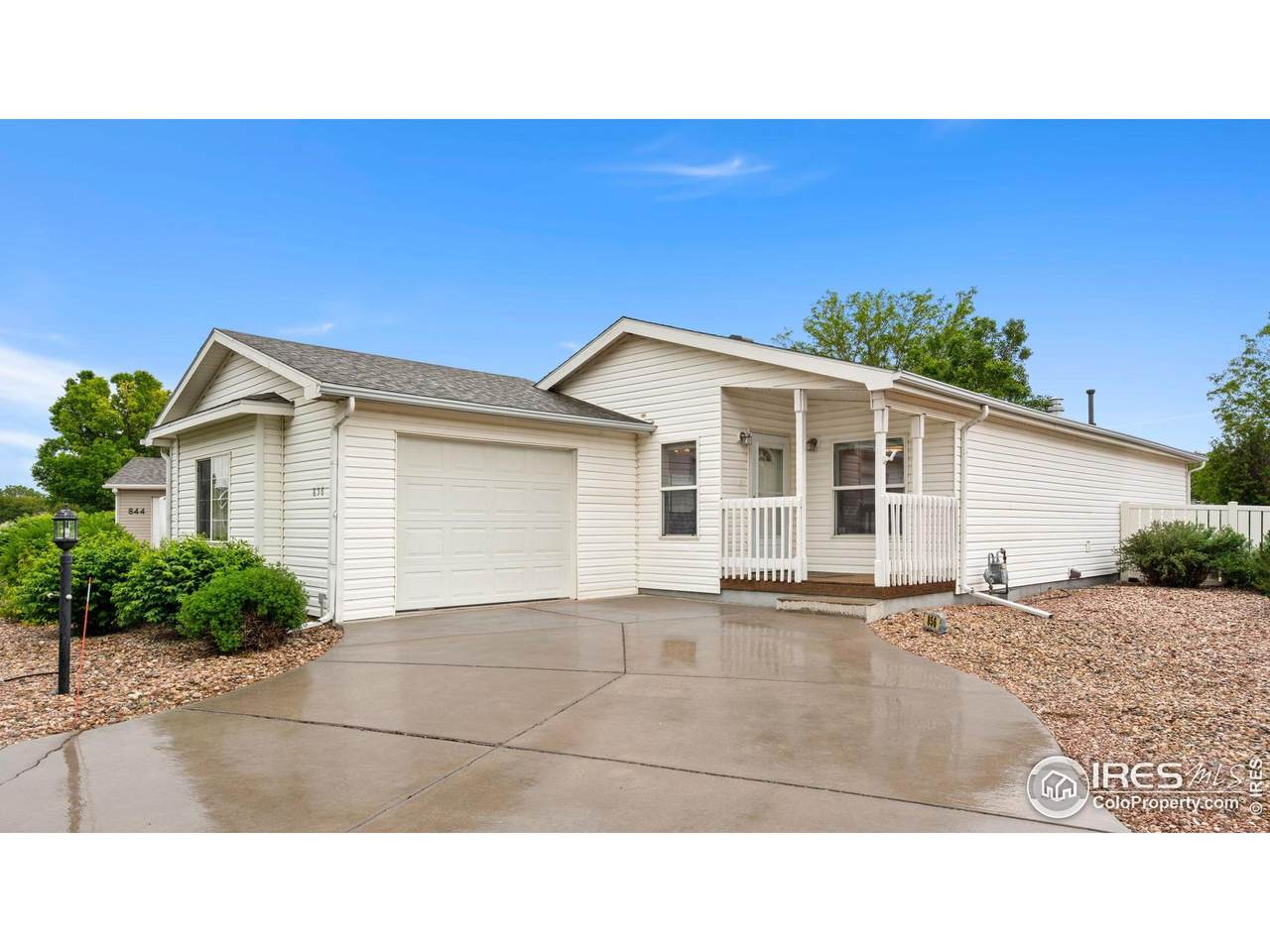856 Sunchase Dr - Photo 1