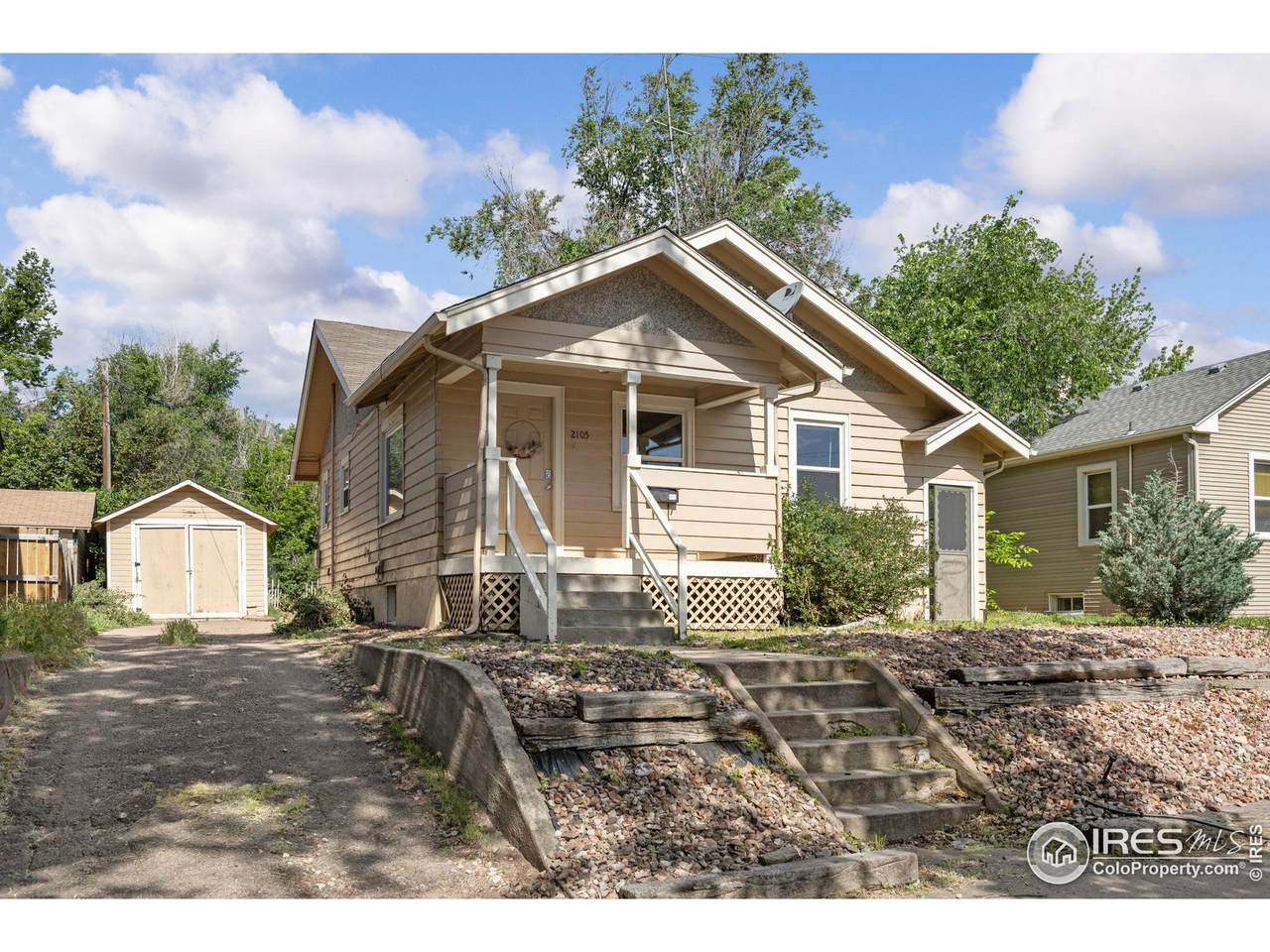 2105 8th Ave - Photo 1