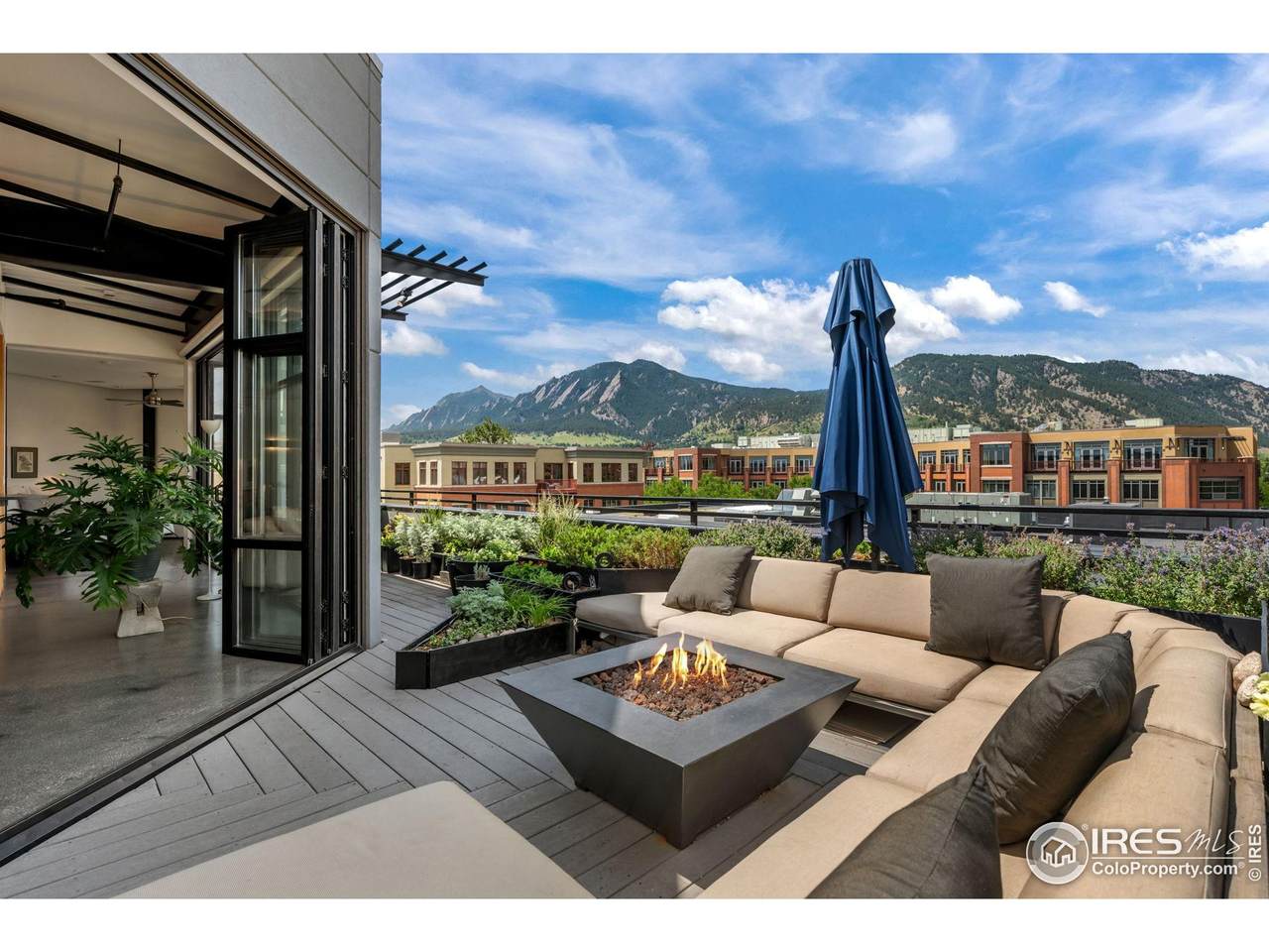 1360 Walnut St - Photo 1