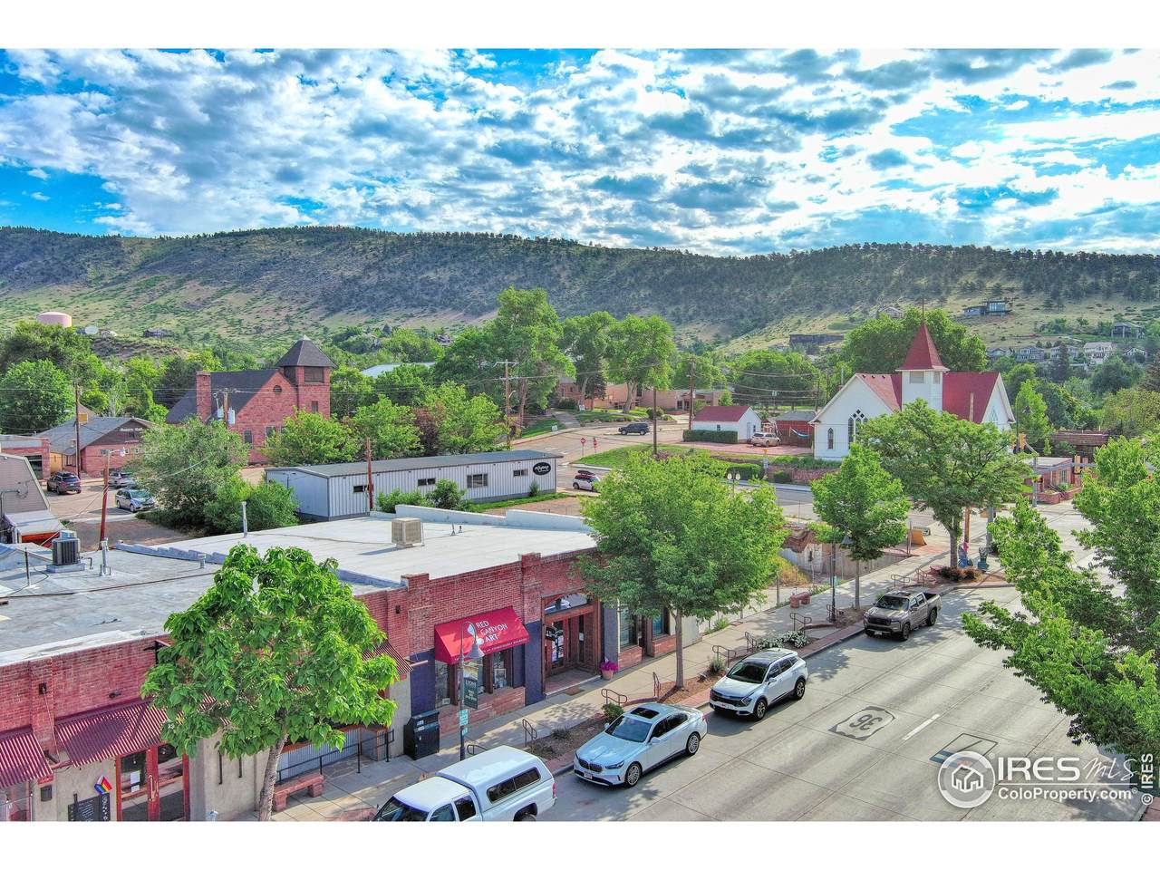 422 Main St - Photo 1
