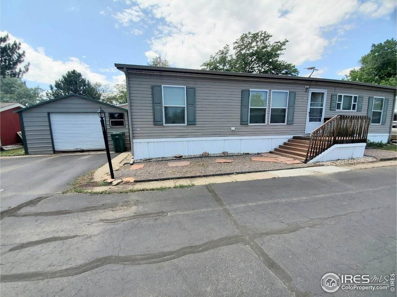 221 57th St - Photo 1