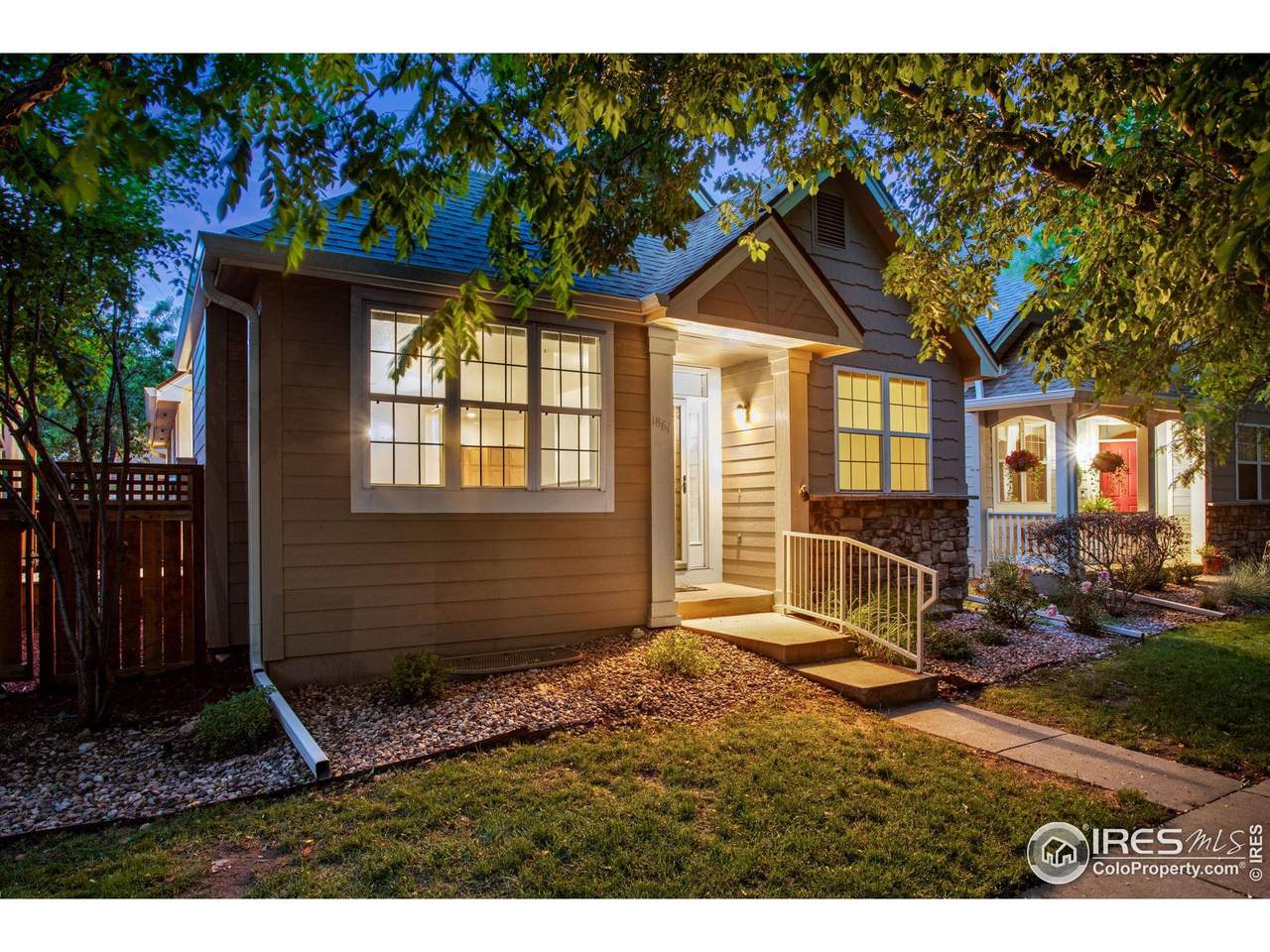 1861 Indian Hills Cir - Photo 1