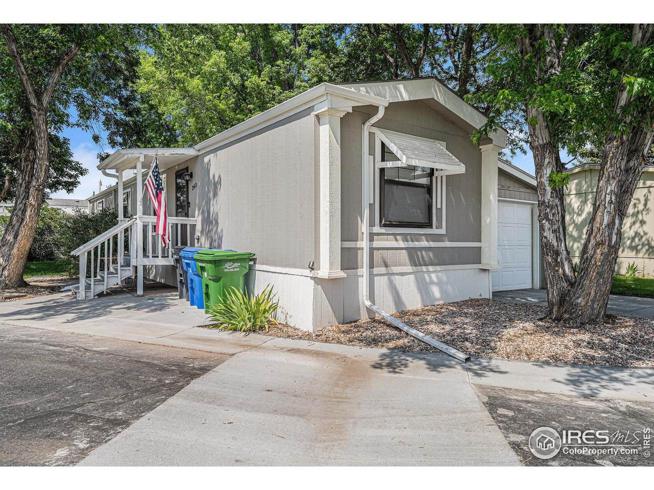 1601 College Ave - Photo 1