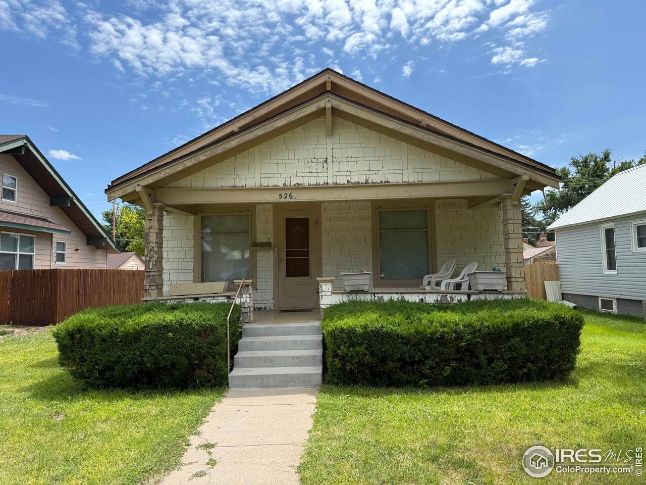526 Emerson St - Photo 1