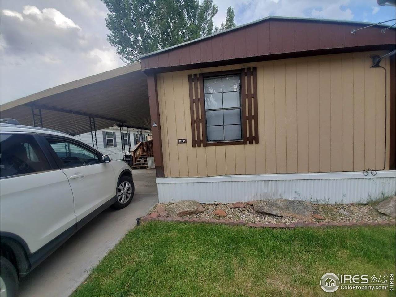 1516 Sunset Pl - Photo 1