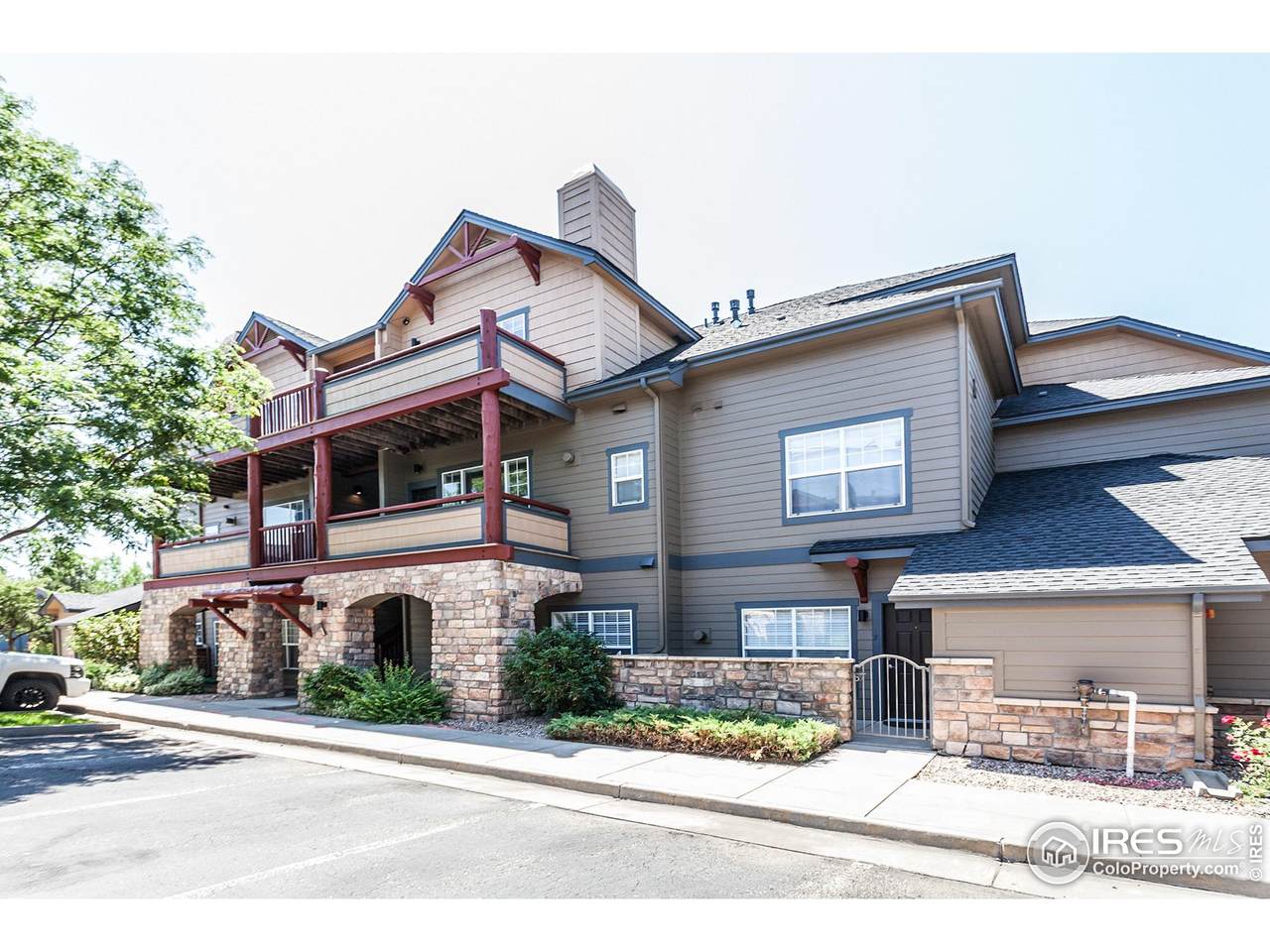 5220 Boardwalk Dr - Photo 1