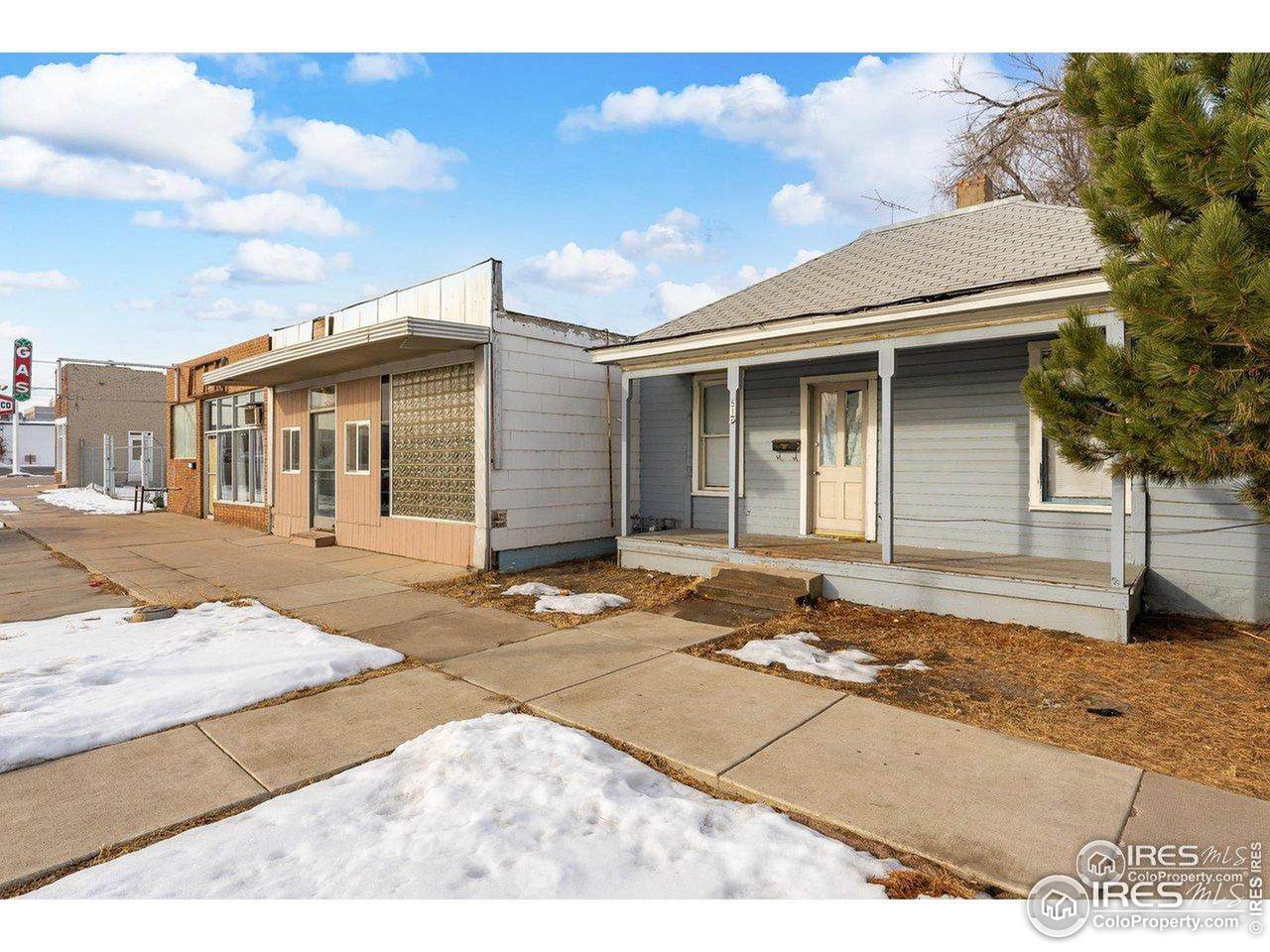 517 8th St - Photo 1