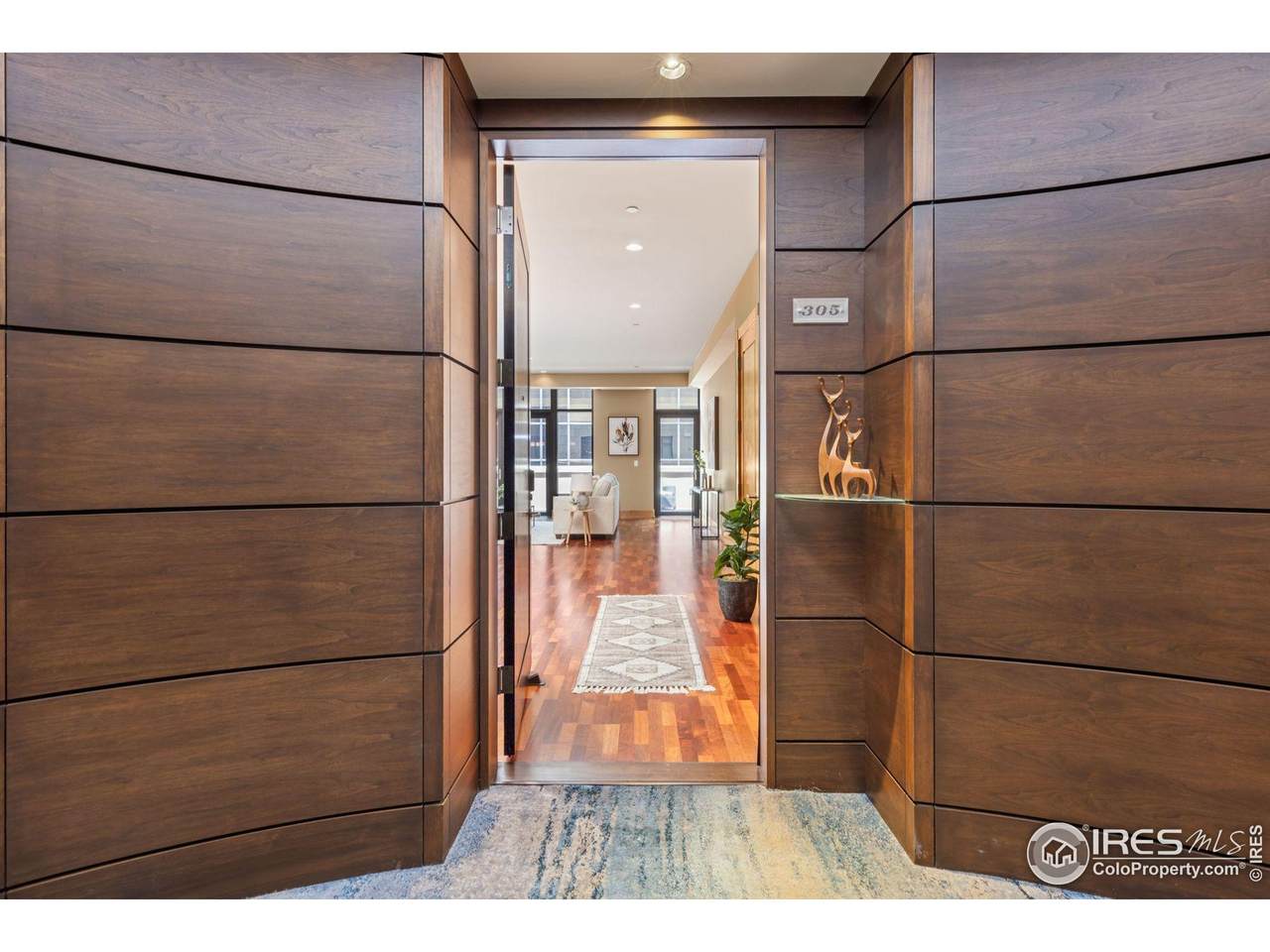 1077 Canyon Blvd - Photo 1