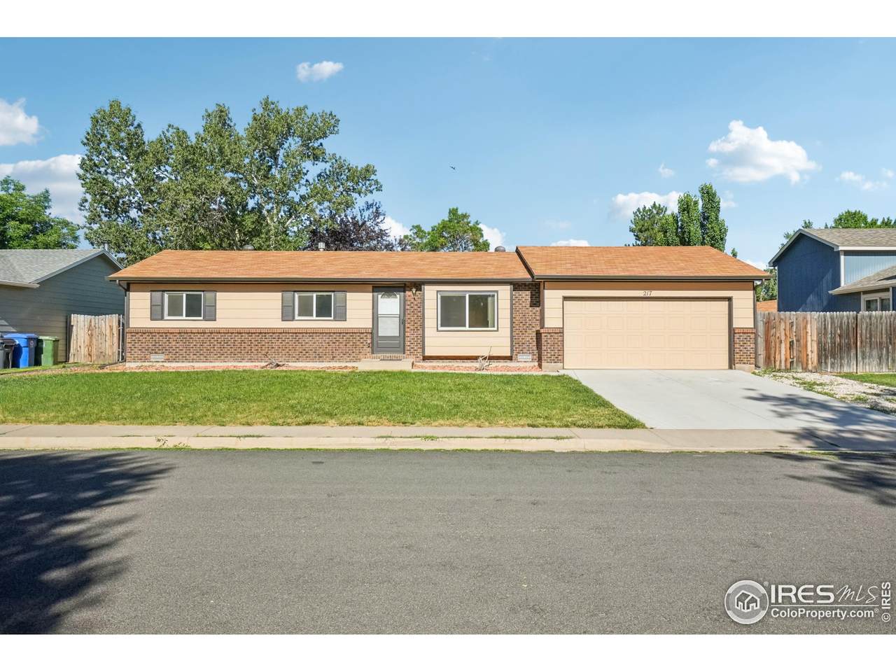 217 Blossom Dr - Photo 1