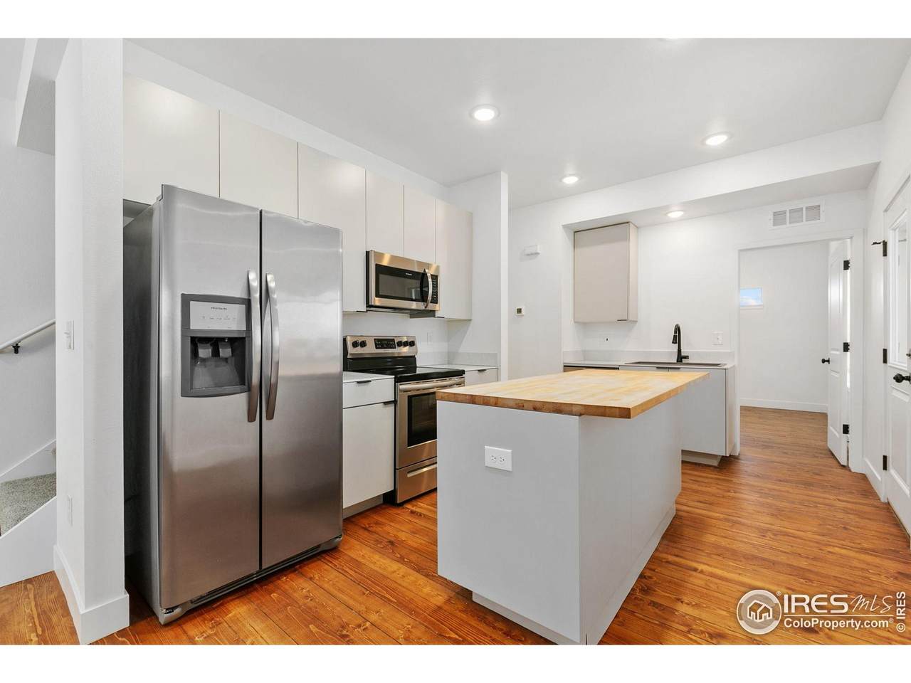7864 5th St - Photo 1