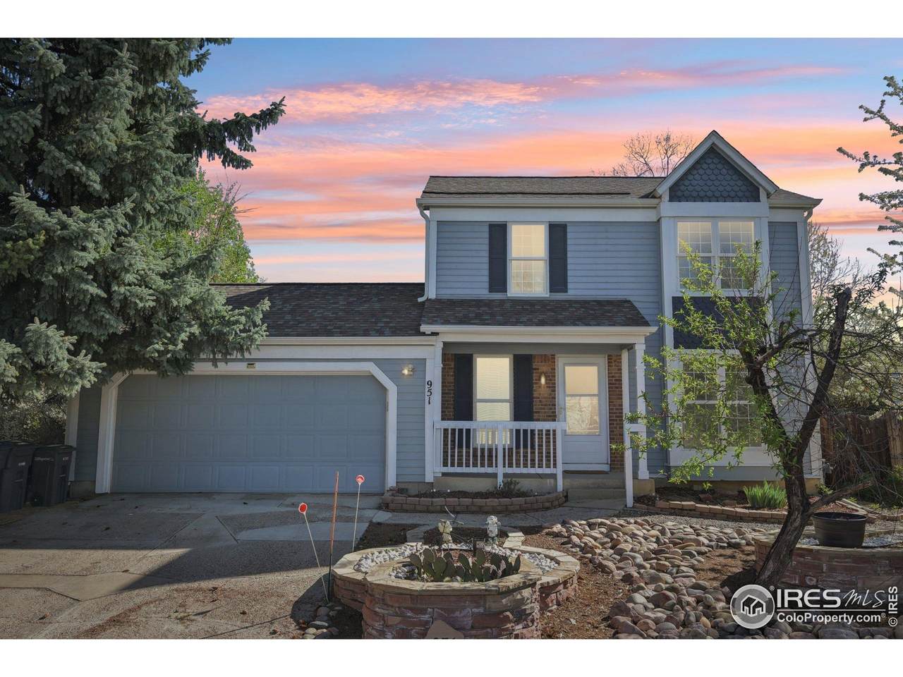 951 Vetch Cir - Photo 1