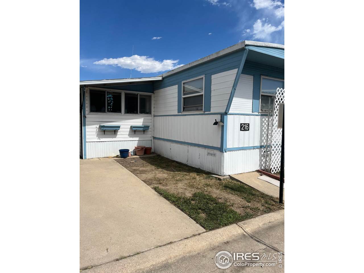 900 Mountain View Ave - Photo 1